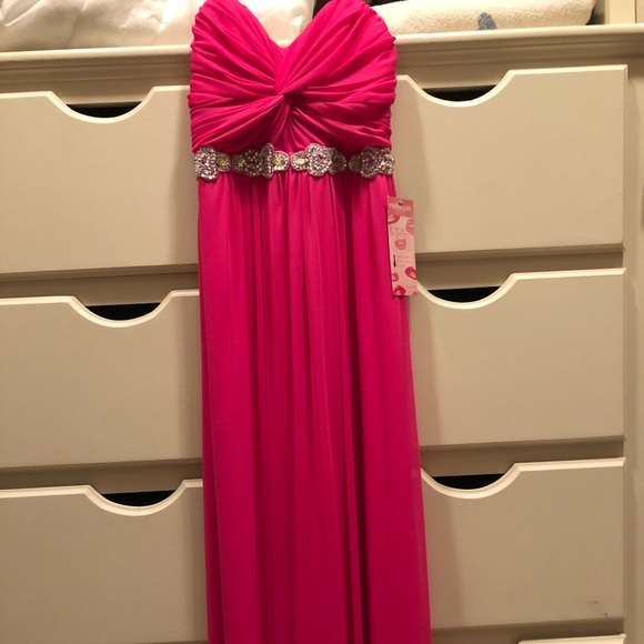 Prom dress - Picture 2 of 6